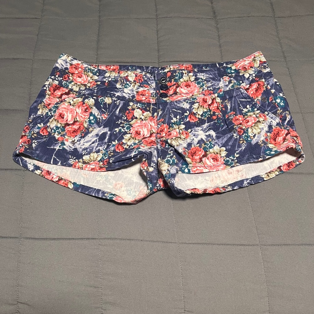 EUC Celebrity Pink Jeans Floral Jean Shorts